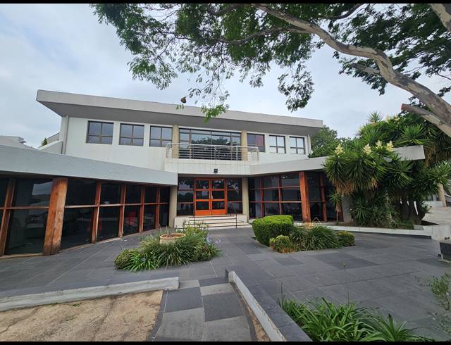 774M² OFFICE TO LET IN BRYANSTON